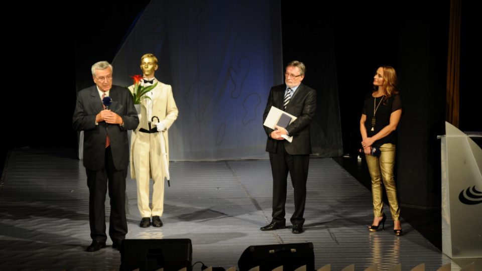 Antonín Přidal byl uveden do rozhlasové Síně slávy. Slavnostní zahajovací večer Prix Bohemia Radio a předávání cen Moderátor roku.