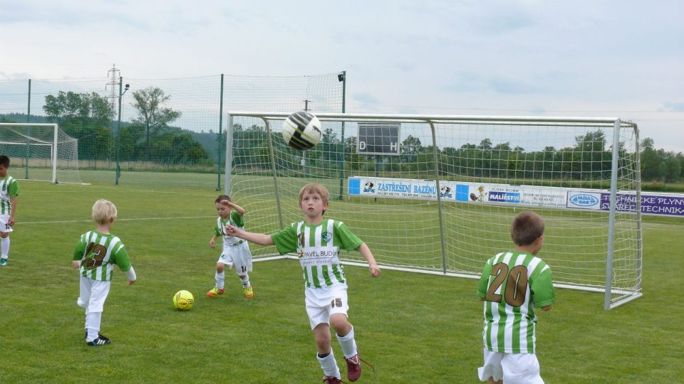 Malí fotbalisté a bezpečné branky