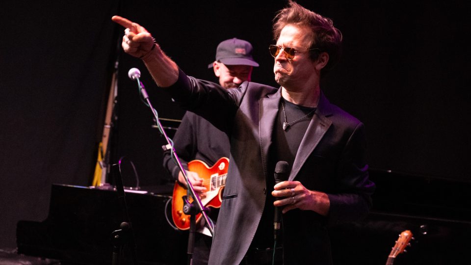 Igor Orozovič s kapelou na Prix Bohemia Radio aneb Šansony v komorním prostředí olomouckého studia ČRo | foto: Khalil Baalbaki,  Český rozhlas Igor Orozovič s kapelou na Prix Bohemia Radio aneb Šansony v komorním prostředí olomouckého studia ČRo