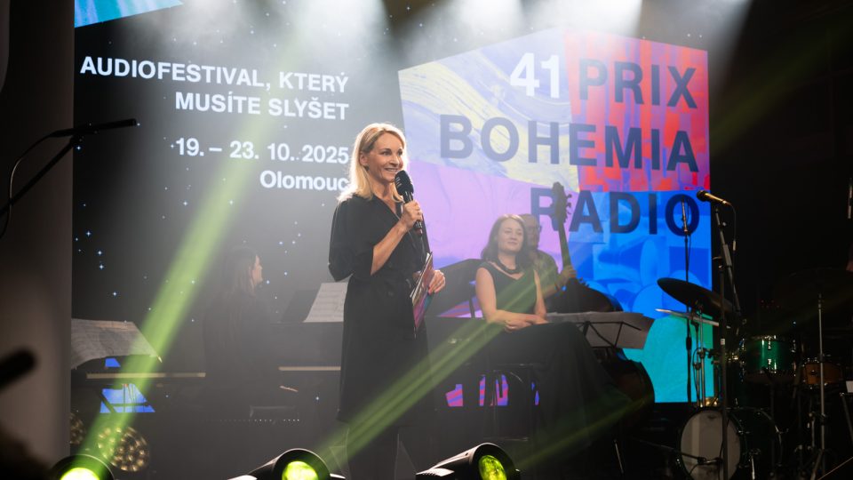 Slavnostní vyhlášení vítězů Prix Bohemia Radio 2025  (moderátorka Jitka Novotná) | foto: Khalil Baalbaki,  Český rozhlas Slavnostní vyhlášení vítězů Prix Bohemia Radio 2025 (moderátorka Jitka Novotná)