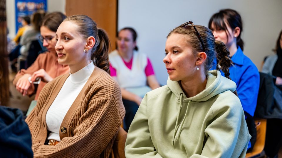 Moderní sebeobrana s Jasmínou a Pavlem Houdek: Jak postoj nebo intuice chrání před nebezpečím | foto: Pavla Kratochvílová,  Univerzita Palackého v Olomouci Moderní sebeobrana s Jasmínou a Pavlem Houdek: Jak postoj nebo intuice chrání před nebezpečím