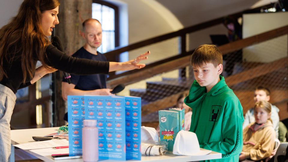 Zvídavec Evy Sinkovičové v Pevnosti poznání: Lekce zvídavosti pro 5. třídu | foto: Jiří Šeda, Český rozhlas Zvídavec Evy Sinkovičové v Pevnosti poznání: Lekce zvídavosti pro 5. třídu