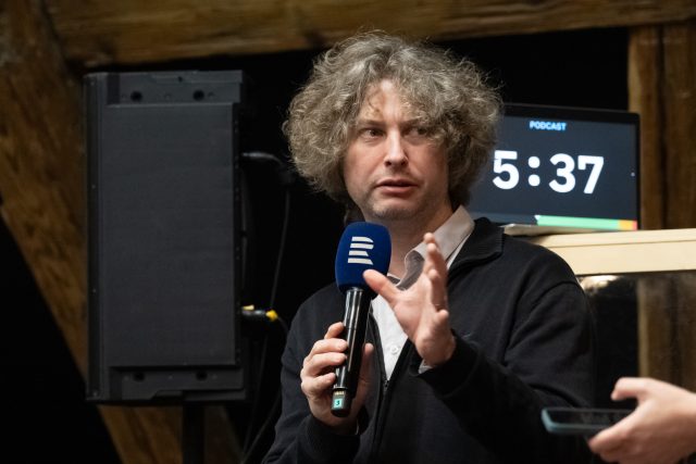 Veřejný poslech a diskuse v kategorii Podcast