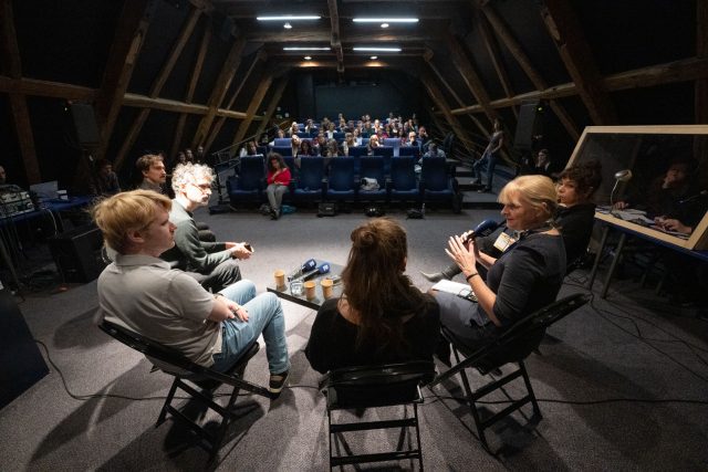 Veřejný poslech a diskuse v kategorii Drama