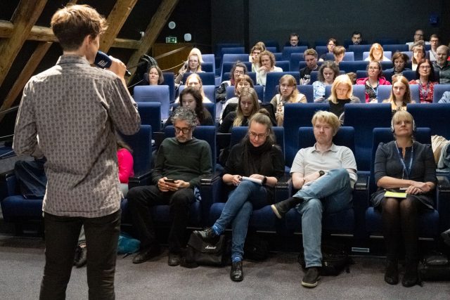 Veřejný poslech a diskuse v kategorii Drama